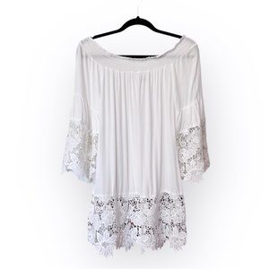 Blue Island-Swimsuit Coverup-White w/lace on Sleeves & Hem-Elastic neck-Sz Med.